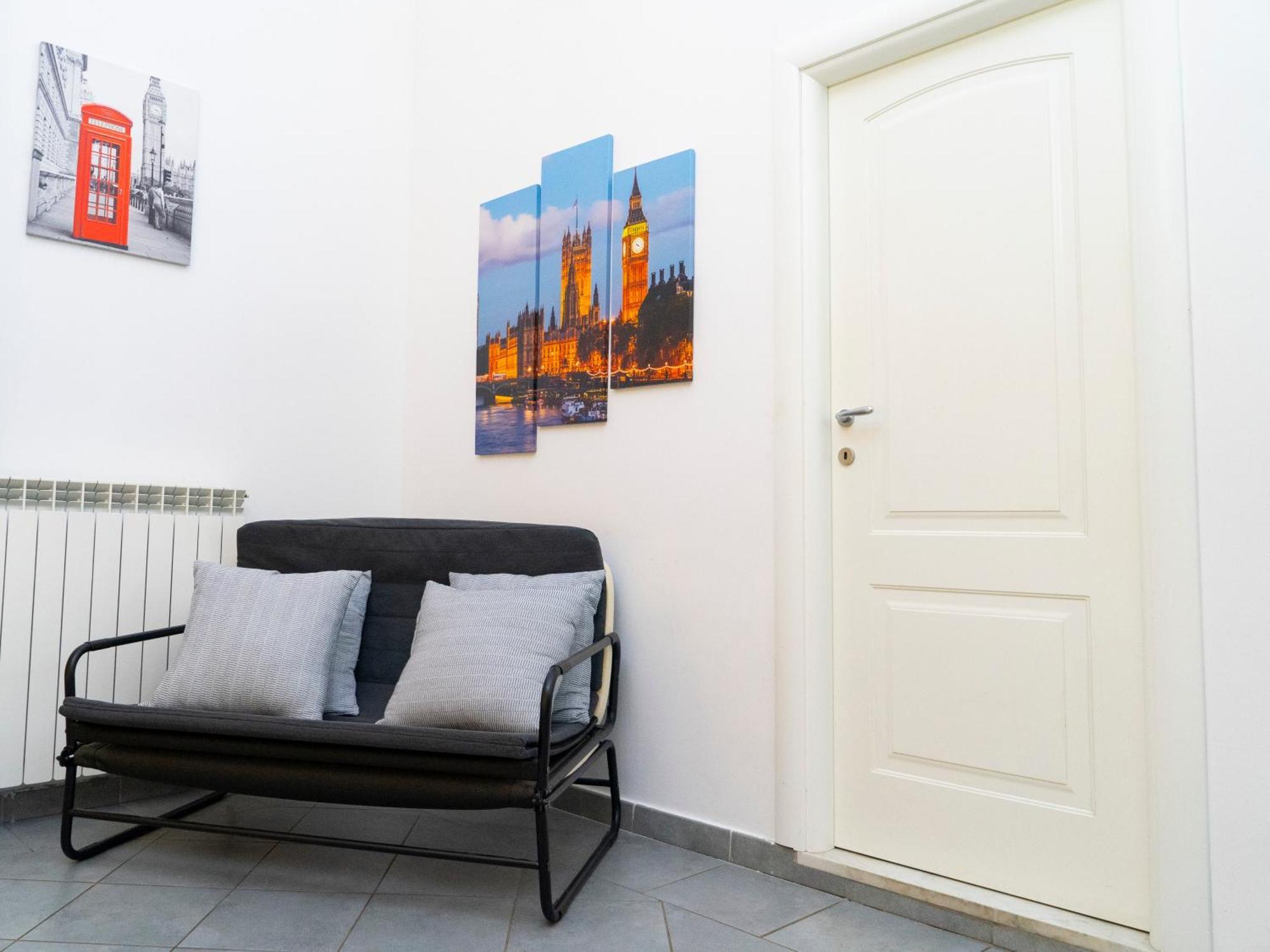 Salotto Piramide Bed & Breakfast Roma Oda fotoğraf